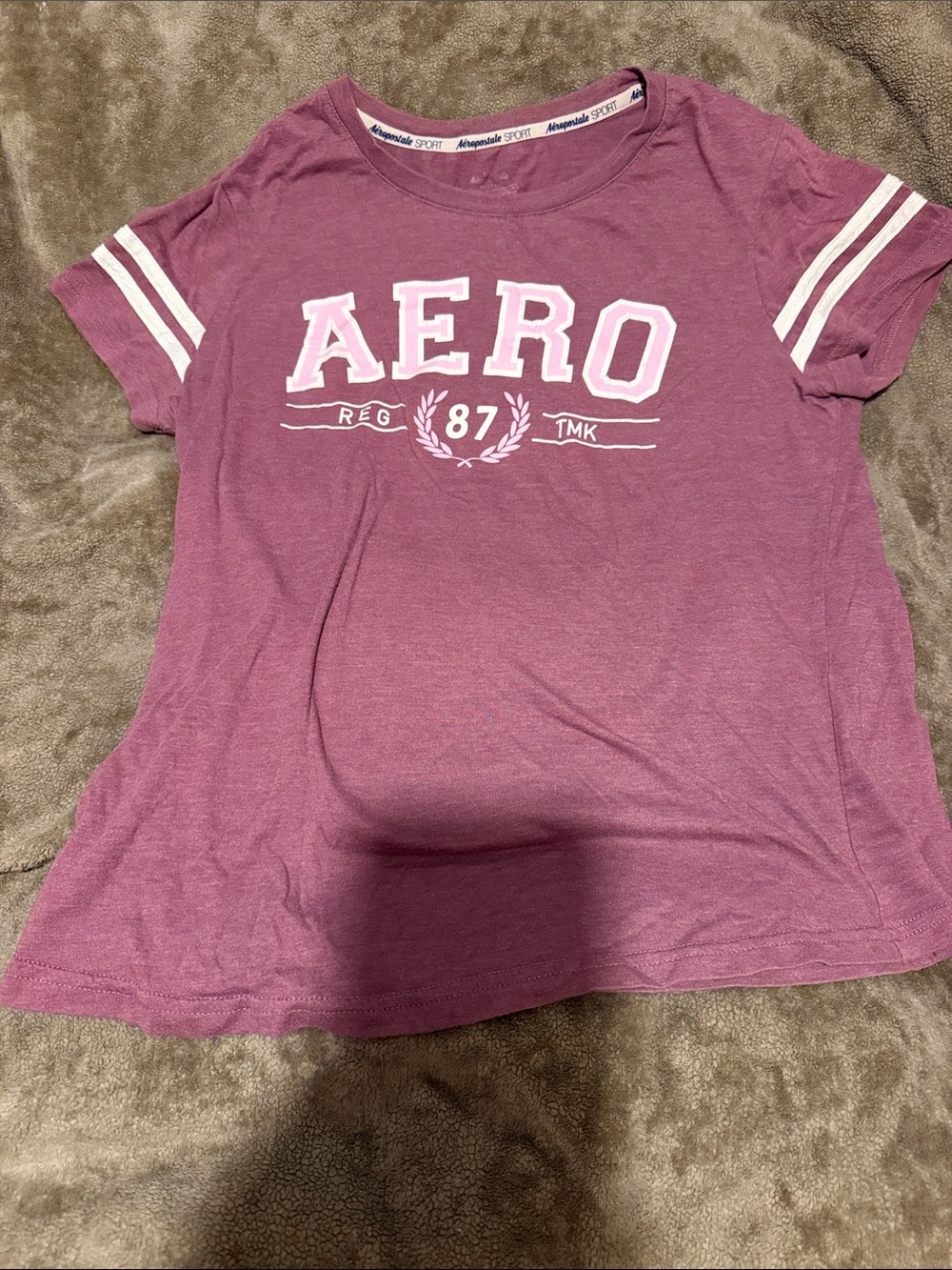 Aeropostale Mauve Graphic Short Sleeve Tee